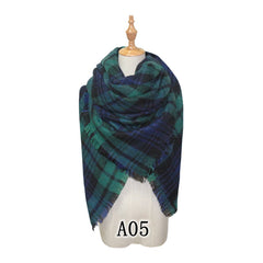 Vibrant Checkered Plush Scarf - Dual-Sided