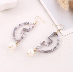 Exotic Style Pearl Drop Earrings with Geometric Acetate